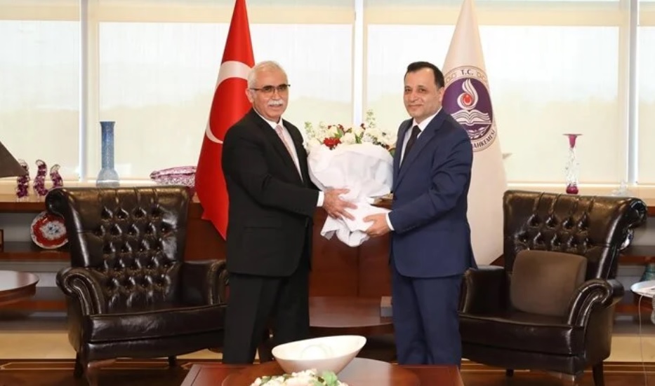 AYM Başkanı Zühtü Arslan, görevini Kadir Özkaya'ya devretti