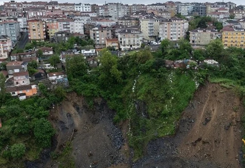 İstanbul Valisi Gül, Gaziosmanpaşa'da toprak kayması yaşanan alanda incelemede bulundu