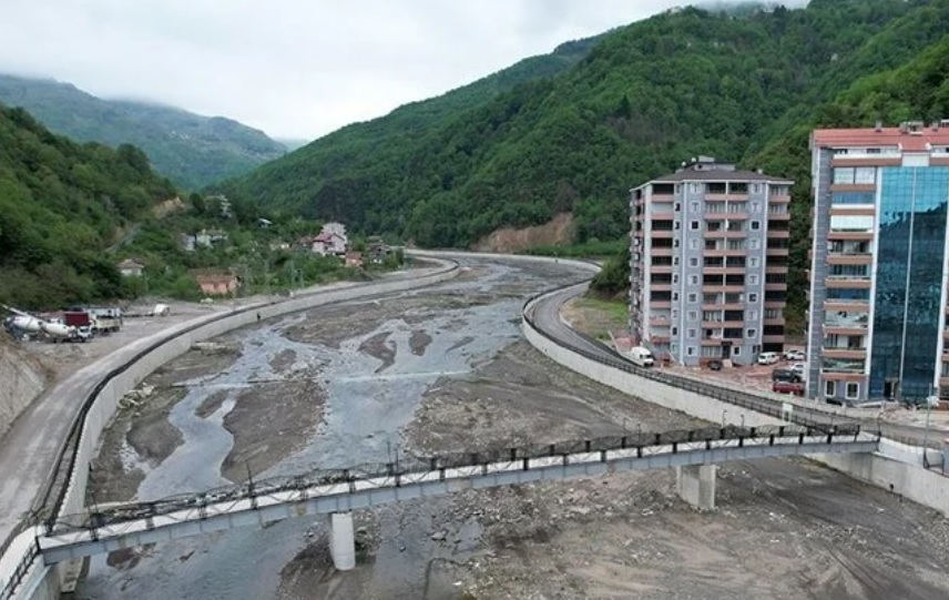 Kastamonu'da selin yıktığı köprüler yeniden inşa ediliyor