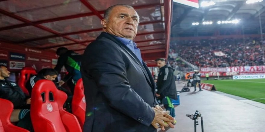 Fatih Terim yönetimindeki Panathinaikos, AEK'ya 3-0 yenildi