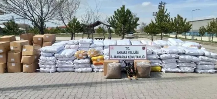 Ankara'da 12,2 ton sahte gıda ele geçirildi: 1 Gözaltı