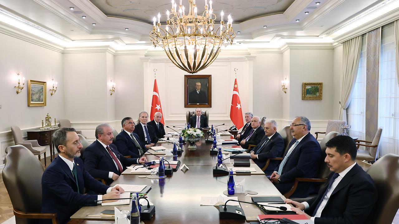 Erdoğan başkanlığında toplanan YİK'te 'yeni anayasa' vurgusu