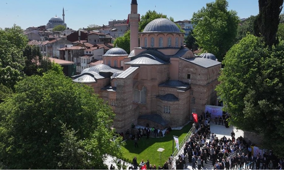 İstanbul'da bulunan Kariye Camii ibadete açıldı!