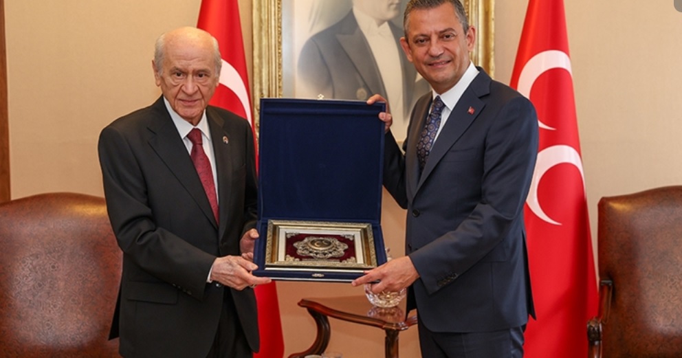 Özel, MHP Genel Başkanı Bahçeli'yi ziyaret etti!