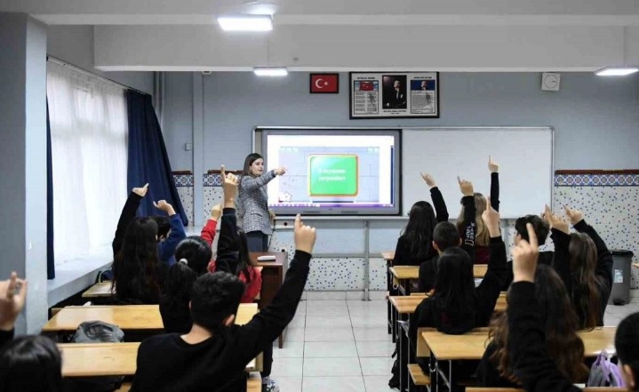 20 bin sözleşmeli öğretmen atamasına ilişkin başvuru duyurusu yayımlandı