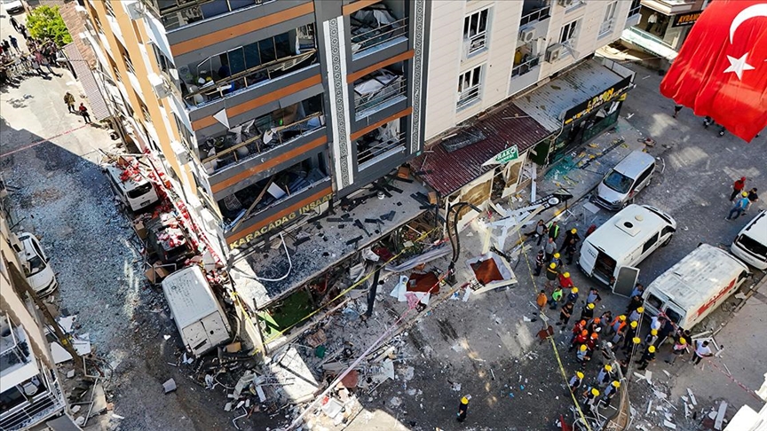 İzmir'de bir restoranda patlama: 5 kişi hayatını kaybetti, 57 yaralı