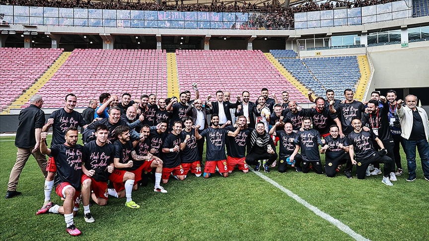 ESKİŞEHİRSPOR, 2 YIL SONRA PROFESYONEL LİGE DÖNDÜ