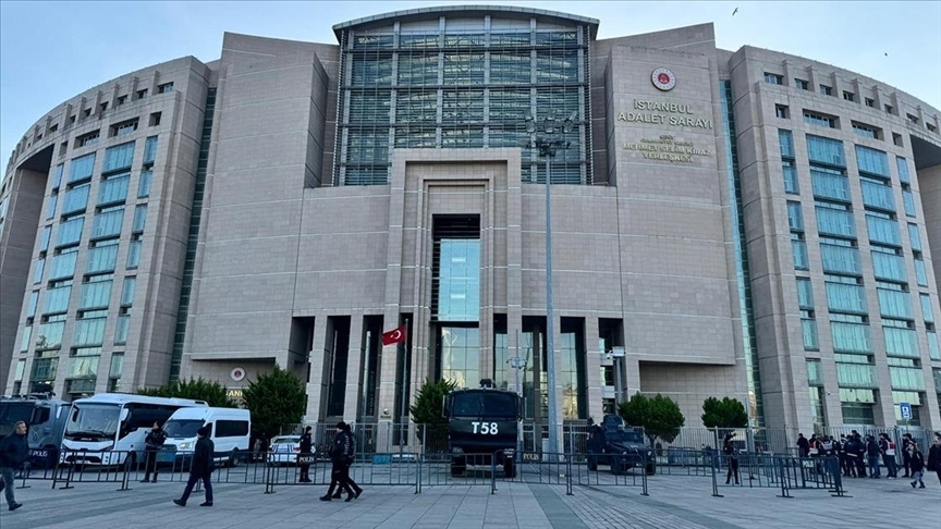 Ekrem İmamoğlu hakkında "kamu görevlisine hakaret" suçundan soruşturma açıldı