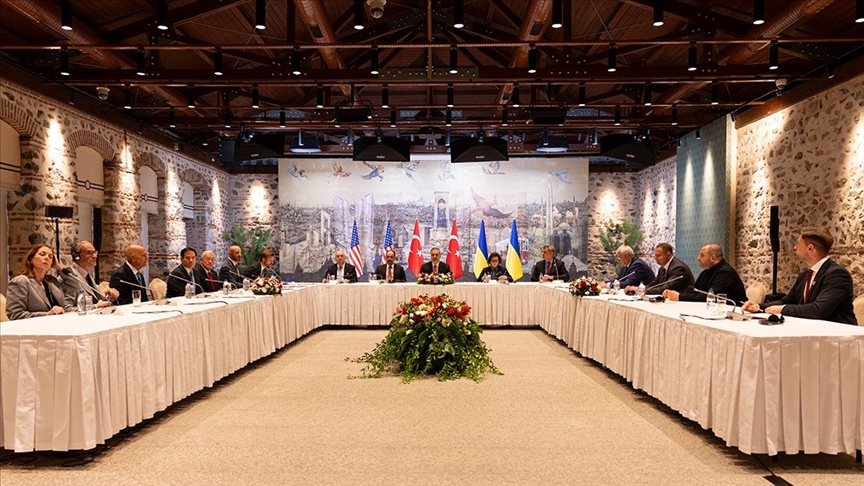 İSTANBUL'DA DÜZENLENEN TÜRKİYE-ABD-UKRAYNA ÜÇLÜ TOPLANTISI BAŞLADI