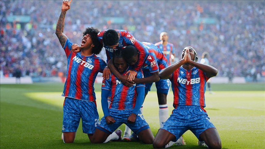 İNGİLTERE FEDERASYON KUPASI'NI MANCHESTER CİTY'İ 1-0 YENEN CRYSTAL PALACE KAZANDI