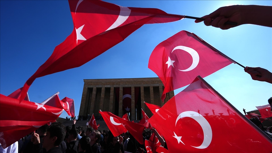 19 MAYIS TÜM YURTTA COŞKUYLA KUTLANIYOR..