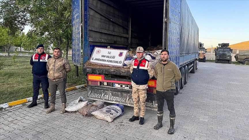 VAN'DA KAÇAK AVLANMIŞ 19 TON 200 KİLOGRAM İNCİ KEFALİ ELE GEÇİRİLDİ!