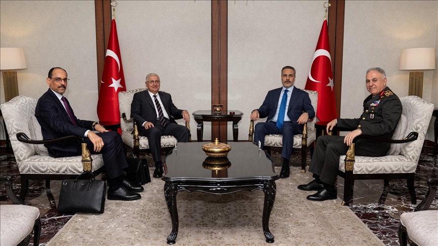 BAKAN FİDAN, SAVUNMA BAKANI GÜLER VE MİT BAŞKANI KALIN'LA İRAN'A YÖNELİK İSRAİL SALDIRISINI GÖRÜŞTÜ