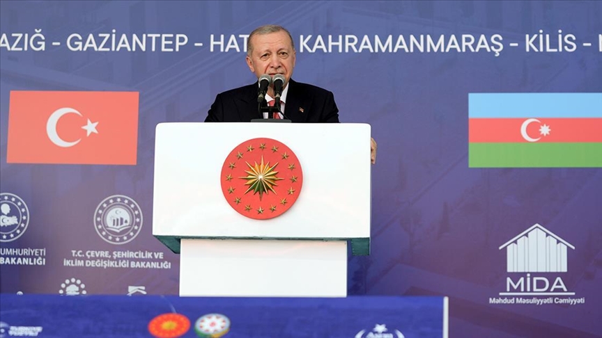 ERDOĞAN: EN KISA SÜREDE ASRIN FELAKETİNİN ŞEHİRLERİMİZDE AÇTIĞI YARALARI SARMANIN DERDİNDEYİZ