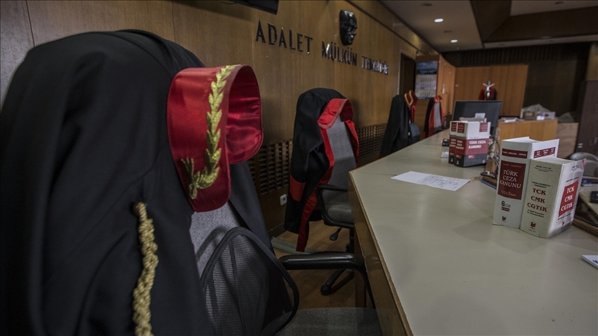 İSTANBUL MERKEZLİ 8 İLDE RESTORAN ZİNCİRİNE YÖNELİK FETÖ SORUŞTURMASINDA 32 ZANLI TUTUKLANDI