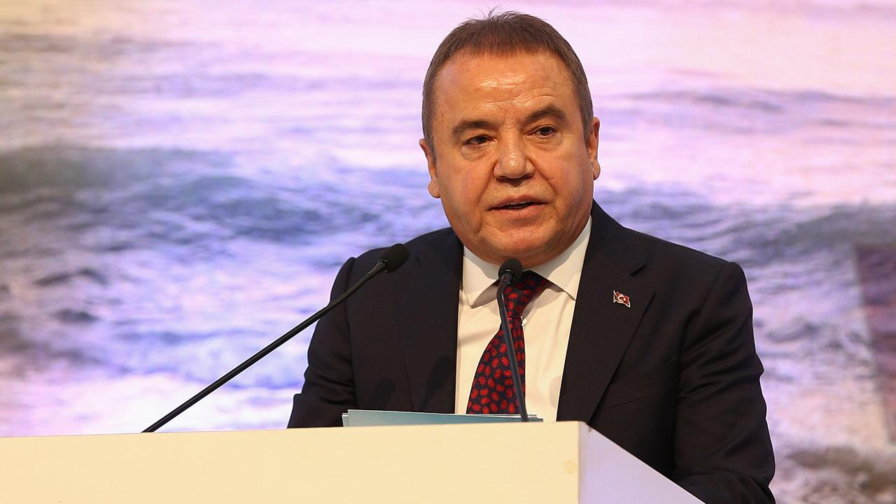 Antalya Büyükşehir Belediye Başkanı Muhittin Böcek gözaltına alındı