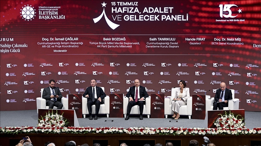 Cumhurbaşkanlığı İletişim Başkanlığından, "Demokrasiye Sahip Çıkmak: Sivil Direnişin Gücü" paneli
