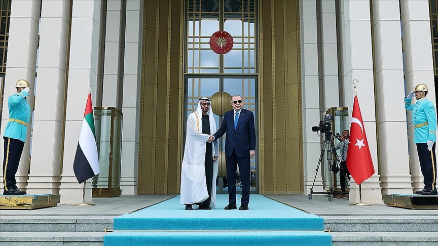 Cumhurbaşkanı Erdoğan, BAE Devlet Başkanı Al Nahyan'ı resmi törenle karşıladı