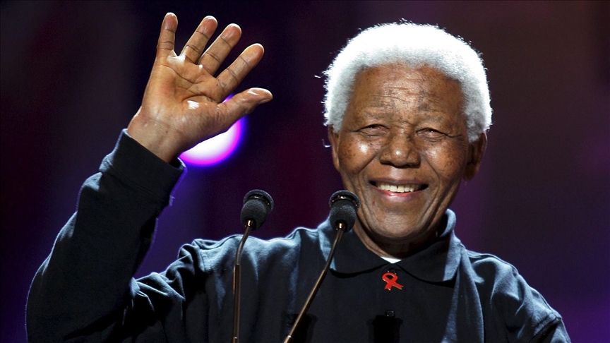 GÜNEY AFRİKA'YI ÖZGÜRLÜĞE KAVUŞTURAN LİDER MANDELA DOĞUMUNUN 107. YILINDA..