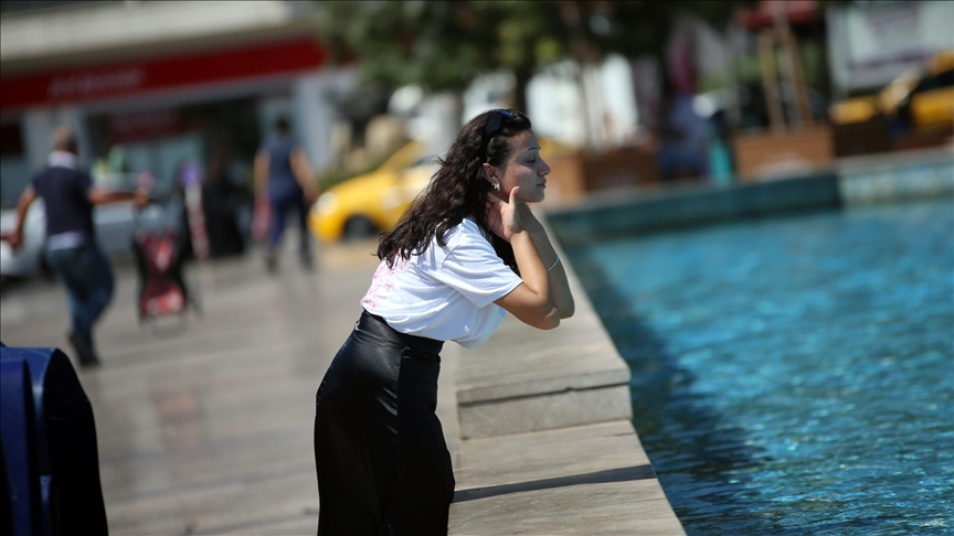 GÜNÜN İLK YARISINDA 42 İLDE 35 DERECENİN ÜZERİ SICAKLIK GÖRÜLDÜ