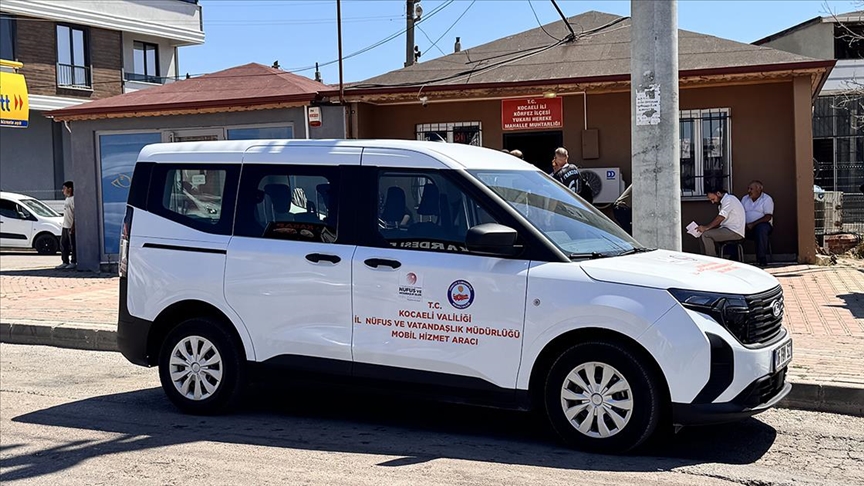 Kocaeli'de mobil nüfus aracı, hizmeti kırsaldaki vatandaşın ayağına götürüyor