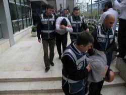 Otomobil Dolandırıcı Çetesi Kapora Operasyonunda Çökertildi!