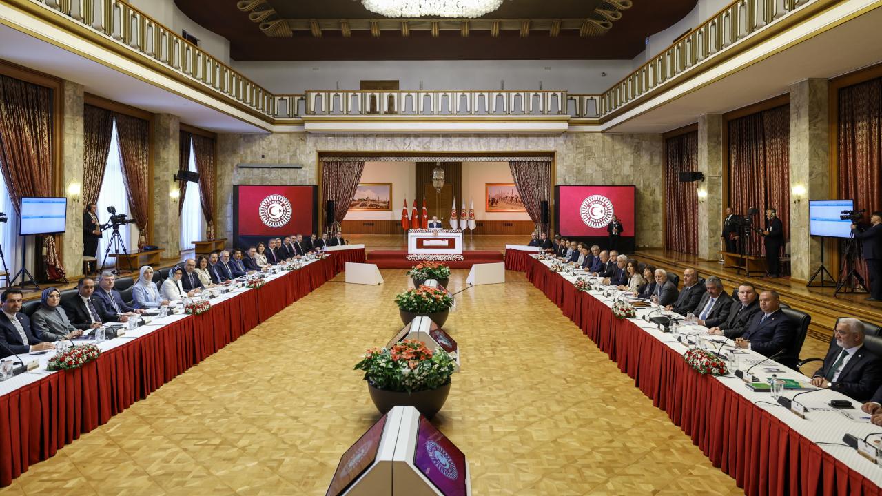 TBMM'de ilk adım atıldı / Kurtulmuş: Tarihi bir dönüm noktasındayız