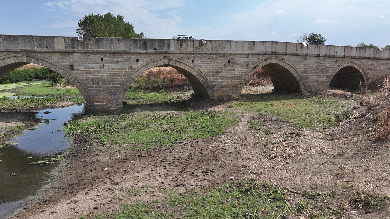 KURAKLIK TUNCA NEHRİ'Nİ DE VURDU, SU AKMIYOR