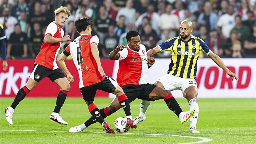FENERBAHÇE, TURU İSTANBUL'A BIRAKTI!