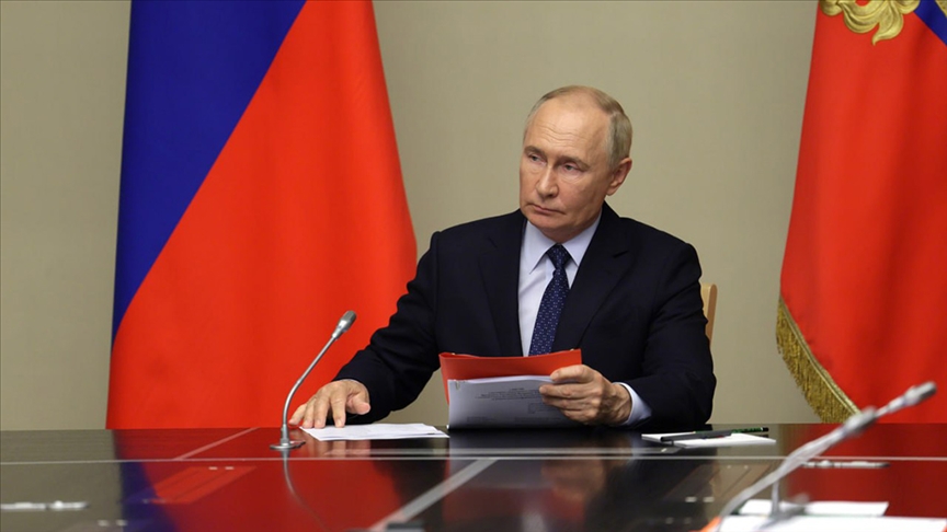 Putin, Güvenlik Konseyi'ni "bölgesel güvenlik" gündemiyle topladı
