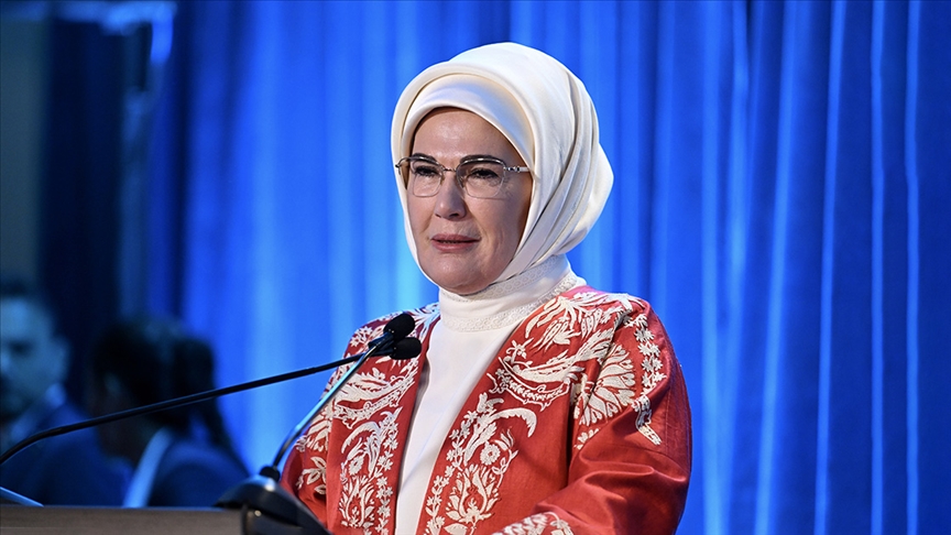 EMİNE ERDOĞAN'DAN AĞAÇLARI KORUMA ÇAĞRISI: BİRLİKTE KORUYALIM