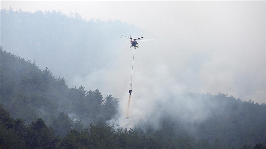 KASTAMONU-KARABÜK SINIRINDAKİ İKİ ORMAN YANGININA MÜDAHALE SÜRÜYOR