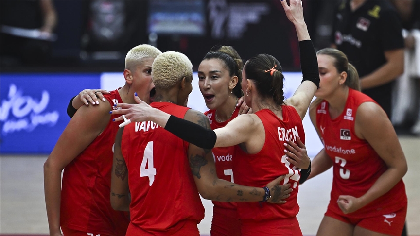 A MİLLİ KADIN VOLEYBOL TAKIMI DÜNYA ŞAMPİYONASI'NDA YARI FİNALDE
