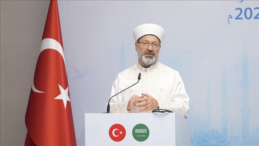 DİYANET İŞLERİ BAŞKANI ERBAŞ SUUDİ ARABİSTAN HAC VE UMRE BAKANI RABİA'YLA ORTAK BASIN TOPLANTISINDA KONUŞTU