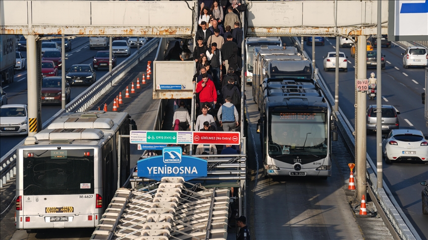 İstanbul'da toplu ulaşıma zam kararı bugün uygulanmaya başlandı