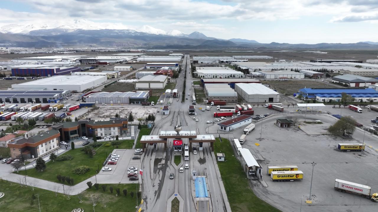 Ticaret Bakanlığı açıkladı: Serbest bölgelerde ihracat ve dış ticaret fazlası rekoru kırıldı!