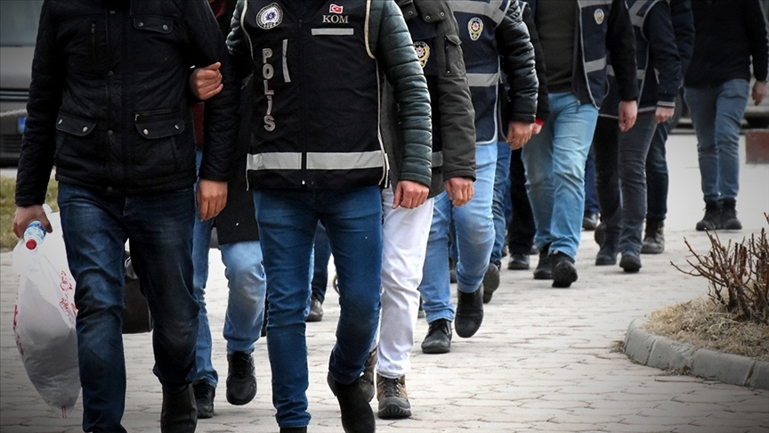 İZMİR'DE FETÖ'YE YÖNELİK OPERASYONDA 10 ŞÜPHELİ YAKALANDI
