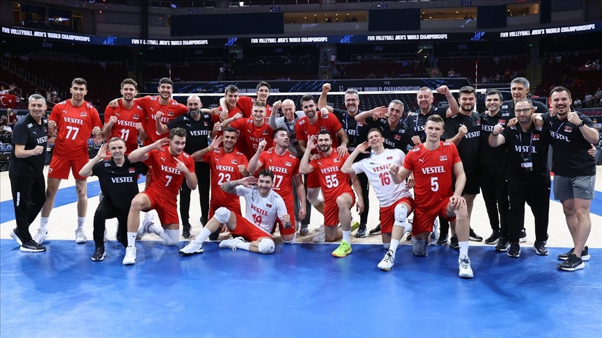 A MİLLİ ERKEK VOLEYBOL TAKIMI, BİR KEZ DAHA TARİH YAZMA PEŞİNDE!
