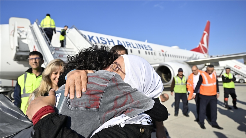 SUMUD FİLOSU'NDAKİ AKTİVİSTLER İSRAİL'İN KENDİLERİNE UYGULADIĞI ŞİDDETİ ANLATTI