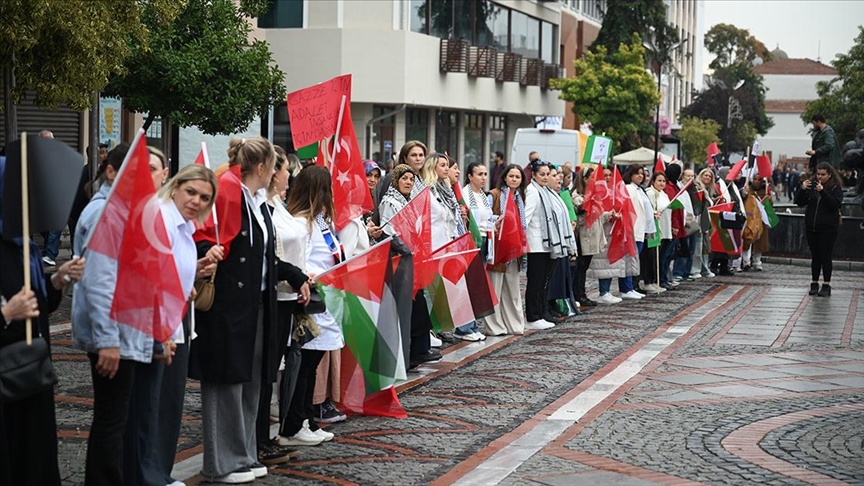 YURT GENELİNDE "GAZZE İÇİN SESSİZ ÇIĞLIK" EYLEMLERİ DÜZENLENDİ