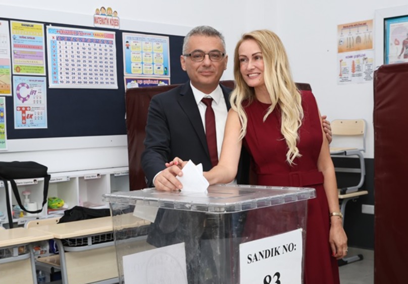 KKTC'de seçim günü: Resmi olmayan sonuçlara göre yeni Cumhurbaşkanı Tufan Erhürman