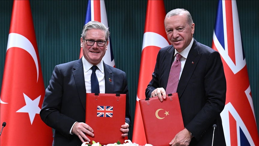 Türkiye ile Birleşik Krallık arasında Eurofighter savaş uçağı işbirliği anlaşması imzalandı