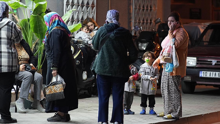 BALIKESİR SINDIRGI'DA 6,1 BÜYÜKLÜĞÜNDE DEPREM