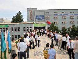 Türkmenistanda Binlerce Öğrenci Türkmen-türk Okullarına Girmek İçin Yarıştı