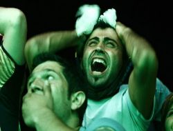 Fenerbahçelili Taraftarlar Bağdat Caddesinden Üzgün Ayrıldı!