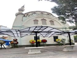 Hocazade Camiinin Avlusuna Yağmurluk-gölgelik Yapıldı