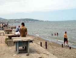 Samsun Sahillerinde Deniz Suyu Temiz Çıktı