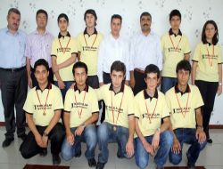 Kayseri Kılıçaslan Eğitim Kurumları Şampiyonları Altınla Ödüllendirdi