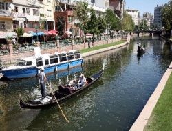 Eskişehir, Gondol Seferleri İle Venedike Benzedi