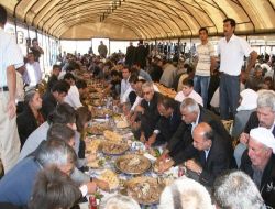 Türk Ve Metinan Eşiretleri Arasında 26 Yıldır Süren Kan Davası Barış Yemeğiyle Tatlıya Bağlandı